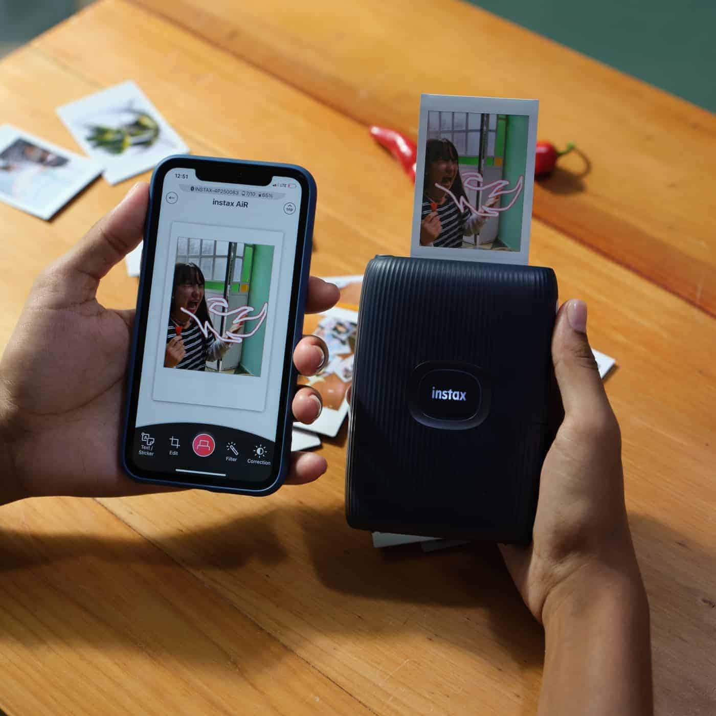 Fujifilm's Instax Mini Link Is a Smartphone Printer That Fits in Your Pocket