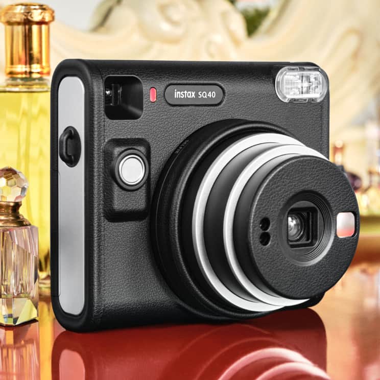 Fujifilm INSTAX SQUARE SQ40 Instant Film Camera (16802814) - Moment